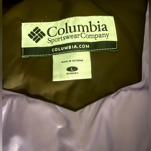 Columbia women’s Vest with Hoodie - Picture 4 of 12